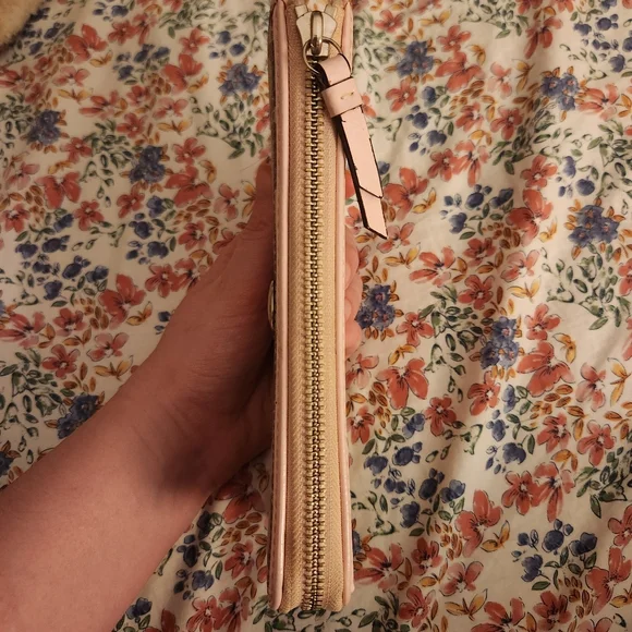 Coach Signature Canvas Zip-Around Wallet – Light Pink Trim - Picture 7 of 16